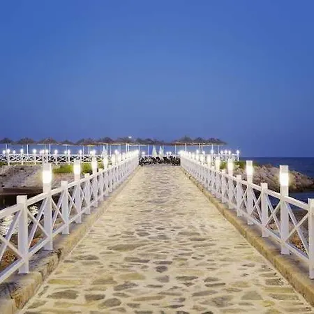 호텔 Noahs Ark Deluxe And Casino Vokolidha
