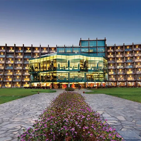 Hotel Noahs Ark Deluxe And Casino 5*
