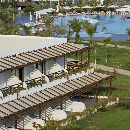 Noahs Ark Deluxe And Casino Hotel Vokolidha